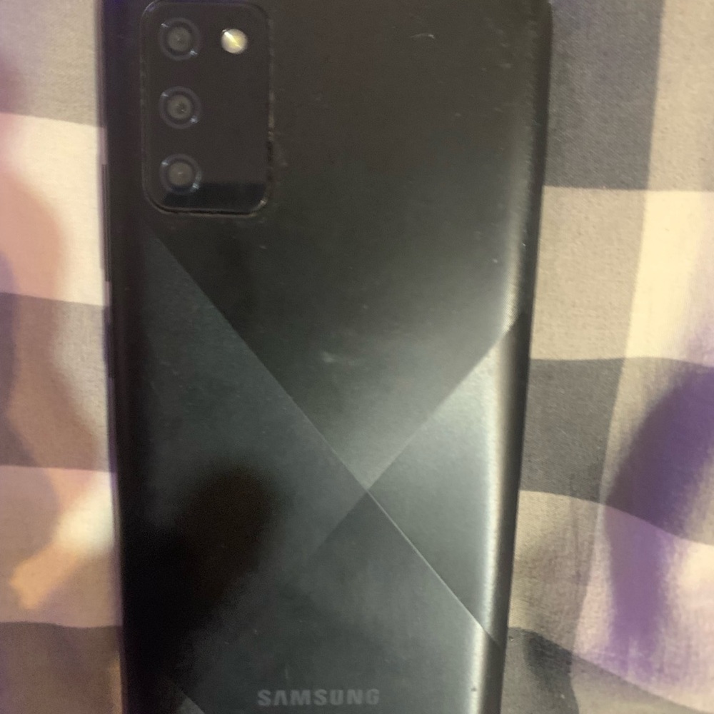 Samsung Galaxy A21 (BROKEN)